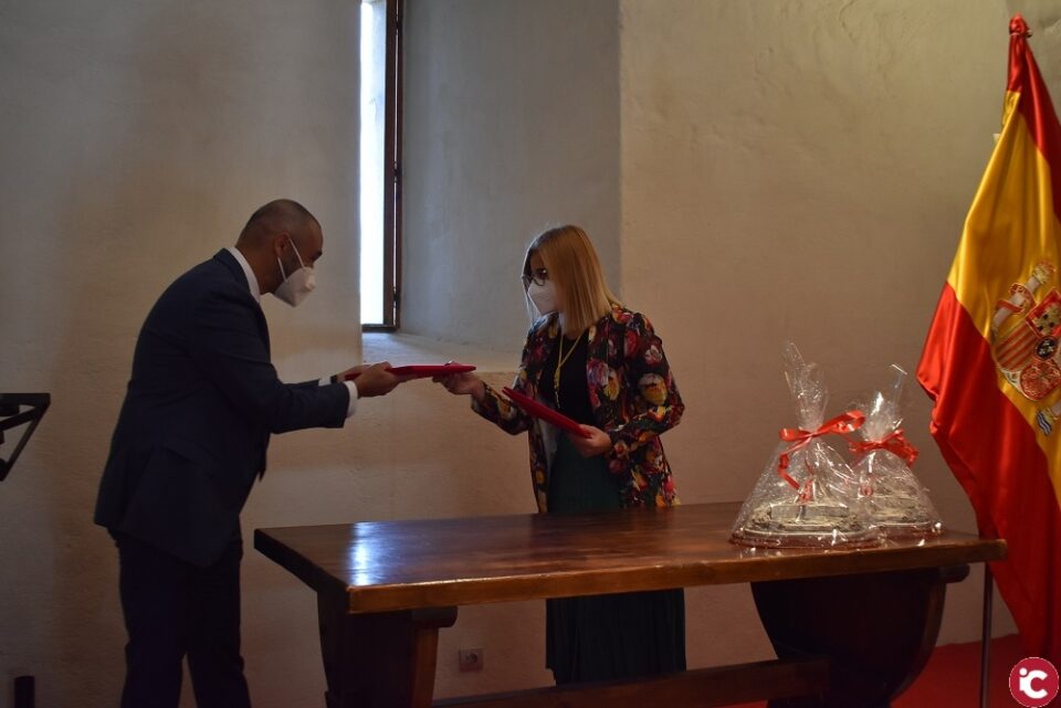 Petrer sella un hermanamiento con el distrito chino de Huadu que donó al municipio alicantino 150.000 mascarillas en plena primera ola de la pandemia