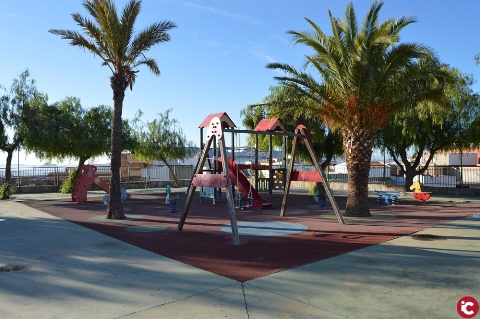 El Ayuntamiento invertirá en mejorar los juegos infantiles