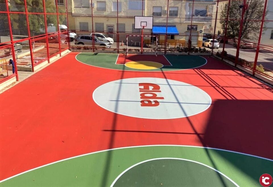 El Ayuntamiento de Elda concluye la remodelación de la pista multideportiva de la calle Plutón con una inversión de 18.140 euros