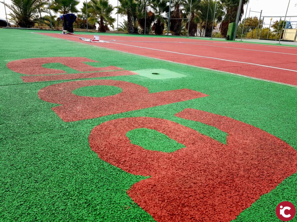 La Concejalía de Deportes remodela las pistas de tenis del Complejo Deportivo de San Crispín