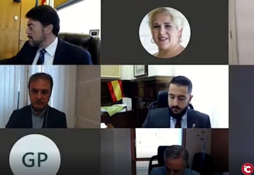 El Ayuntamiento de Alicante celebra pleno extraordinario telemático
