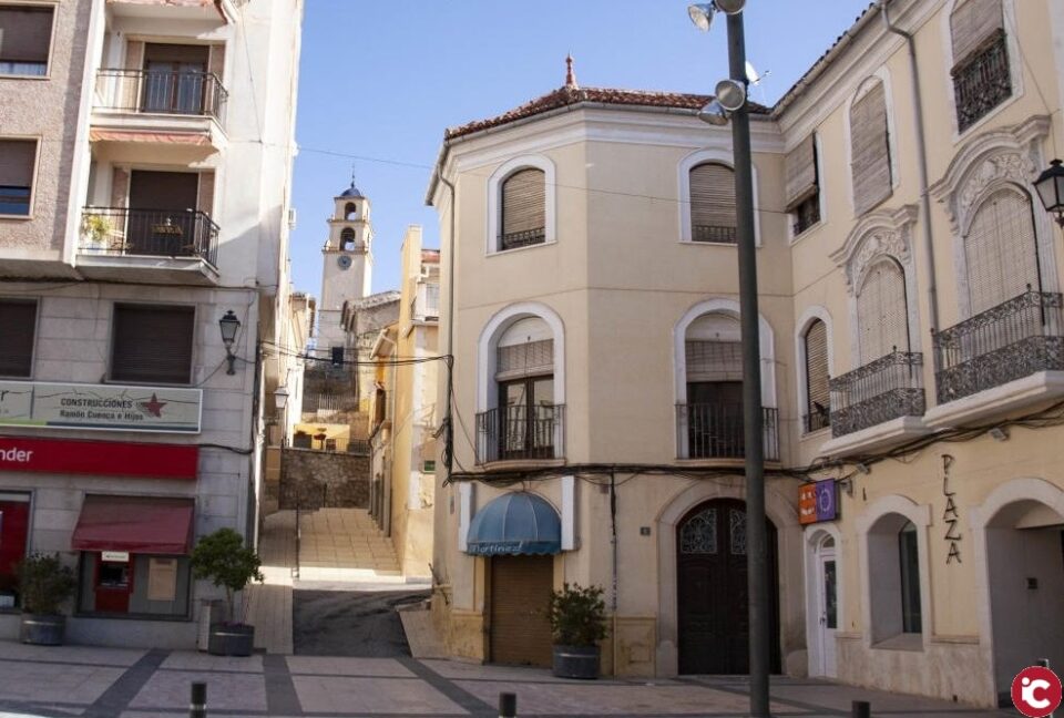 El Ayuntamiento de Monóvar sigue apostando por la renovación de todas la luminarias a tecnología led