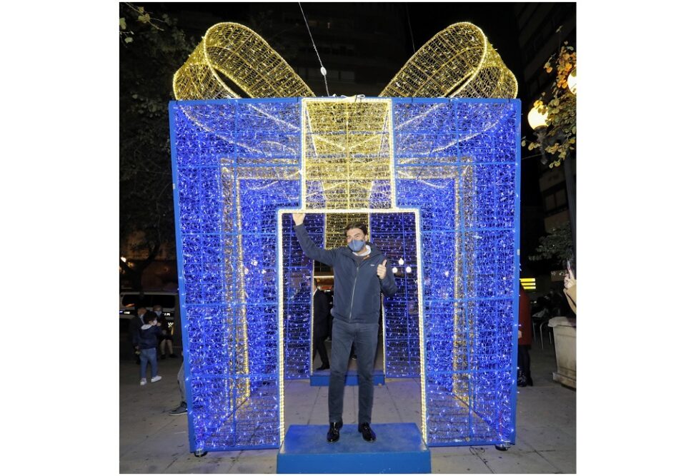 Alicante da brillo y color a la Navidad con el encendido de más de dos millones de leds