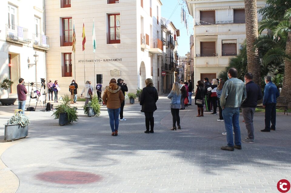 Novelda muestra su apoyo a la mujer frente a las violencias machistas