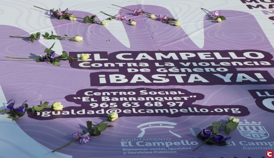 El Campello rinde un emotivo homenaje a las víctimas de la violencia machista