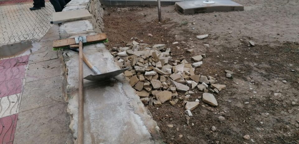 Servicios inicia la recuperación de Muchavista tras el paso de la manga marina