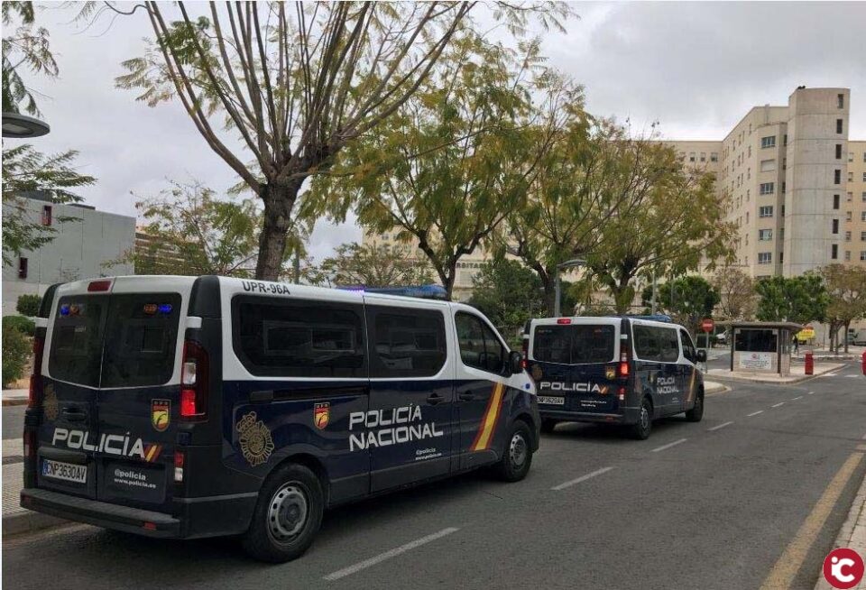 La coordinación entre Policía Nacional y el personal sanitario salva la vida a un hombre de un infarto