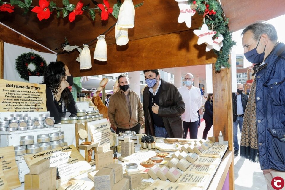La Navidad llega a la Plaza Séneca con un mercado de artesanía y una exposición infantil