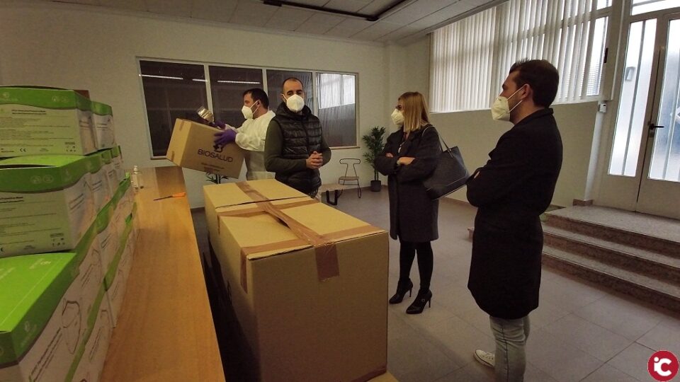 El Ayuntamiento repartirá 8.000 mascarillas reutilizables entre los escolares de Petrer donadas por una empresa local