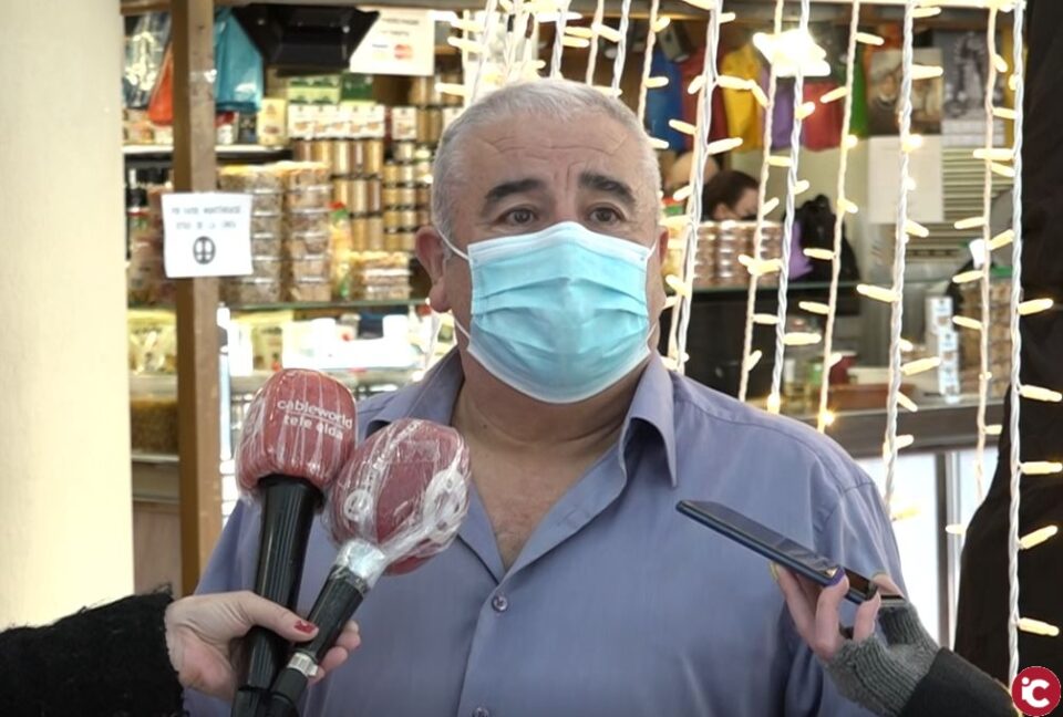 El Mercado Central de Elda lanza una campaña de Navidad con varios premios para sus clientes