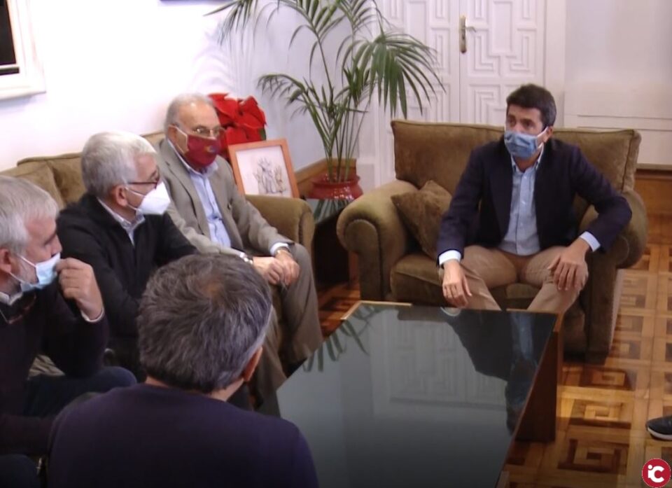 El presidente de la Diputación se reúne con representantes de la Asociación de Fabricantes Pirotécnicos de la Comunidad Valenciana (PIROVAL)