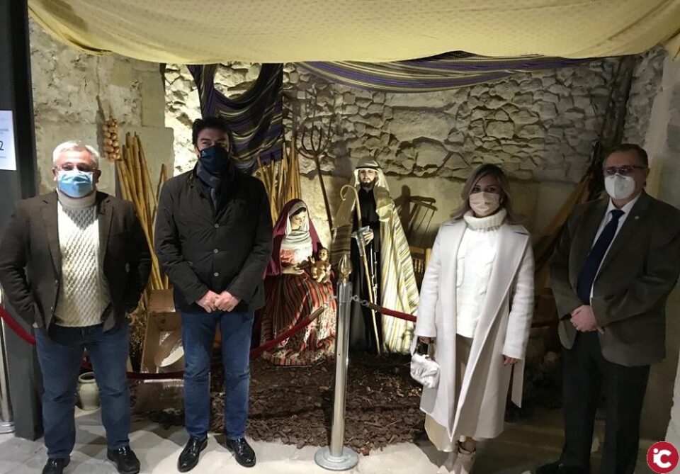 La Junta Mayor de Semana Santa ambienta el Portalet de Belén en una casa de la huerta alicantina