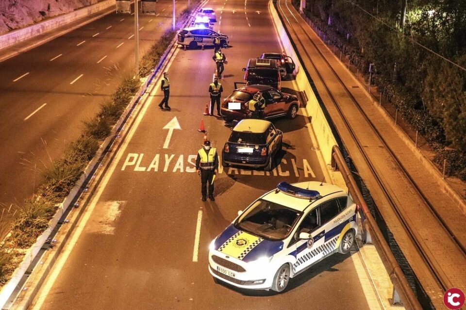 La Policía Local pone 29 denuncias por incumplir estado de alarma y organiza un amplio dispositivo este puente para hacer frente al Covid en Alicante