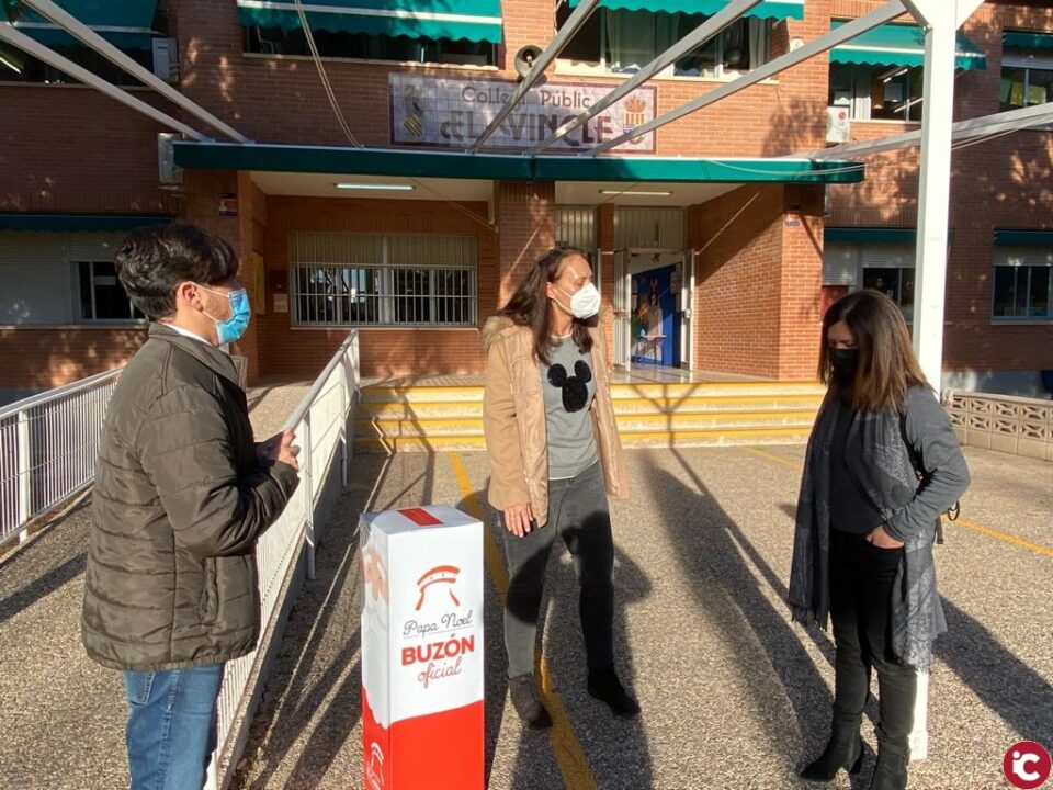 Instalados buzones de Papá Noel en todos los colegios de El Campello