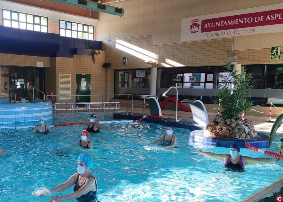 Deportes abre el plazo de cambios de grupo de los cursos de la piscina cubierta