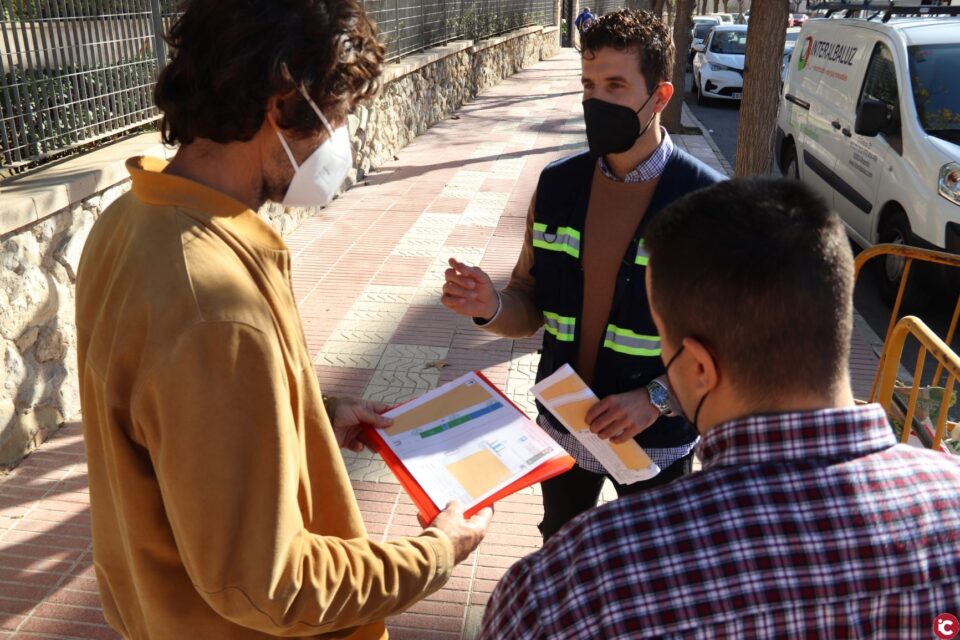 Comienza la instalación de tres electrolineras municipales en San Vicente