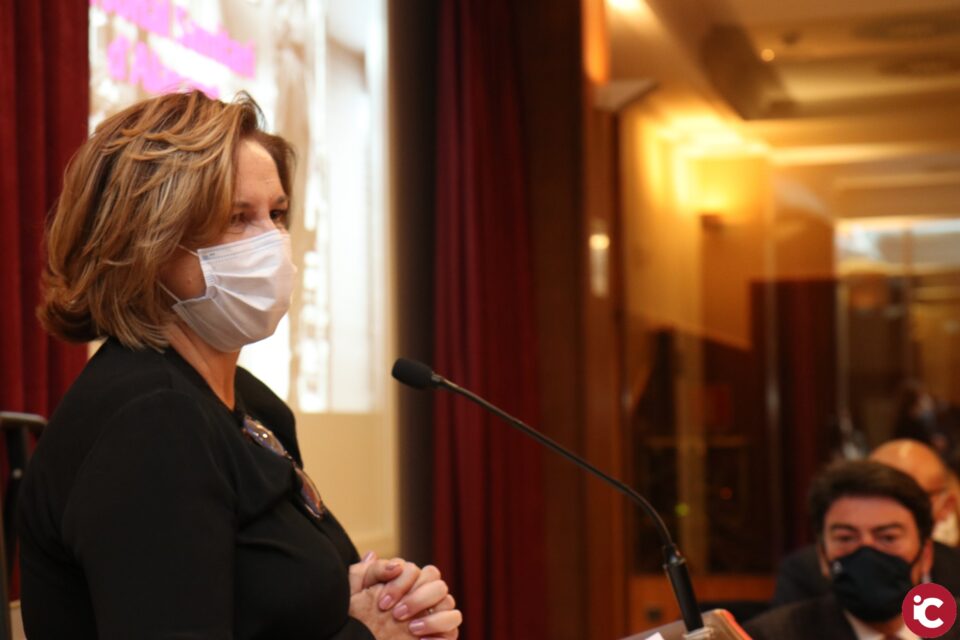 El XIX Premio Maisonnave de la Universidad de Alicante reconoce el esfuerzo del personal sanitario en la lucha contra la COVID19