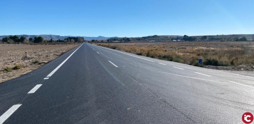 Conselleria culmina la mejora del pavimento de la carretera Villena-Caudete