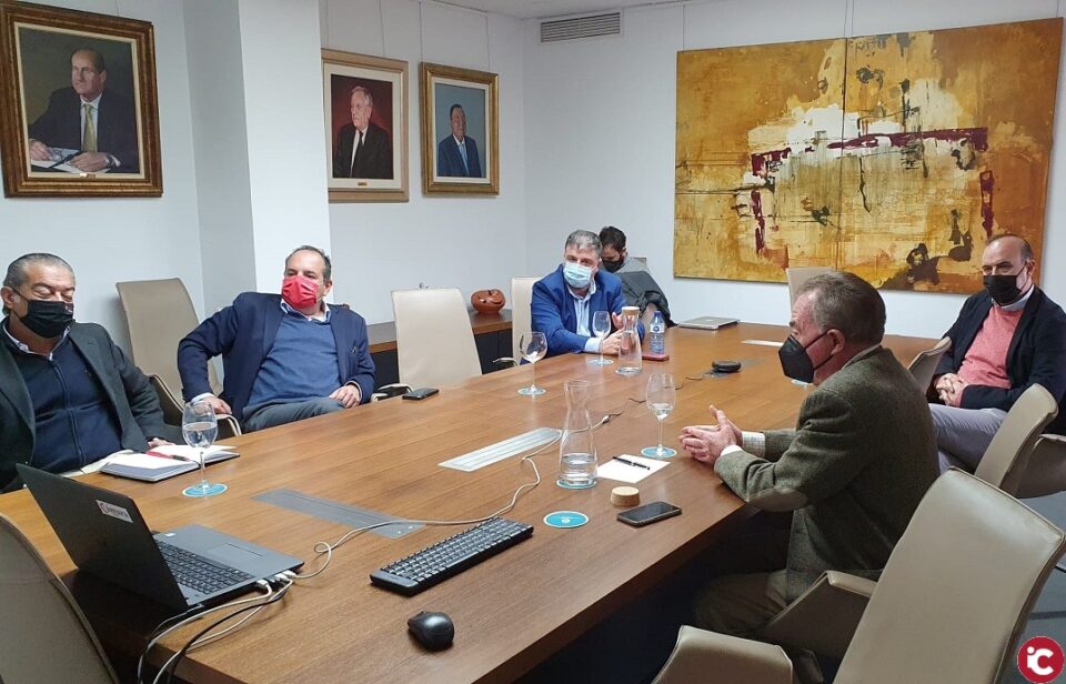 La Comisión de Asuntos Sociales y Culturales aprueba la concesión del título de Hijos Predilectos a los sindicalistas José de la Casa y Javier Cabo