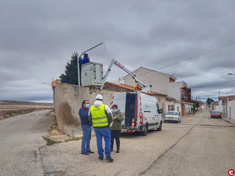 La Encina ya luce su nuevo alumbrado led