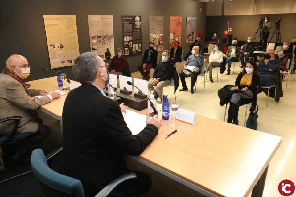 Enrique Cerdán Tato protagonitza l'acte anual de l'Arxiu de la Democràcia de la Universitat d'Alacant
