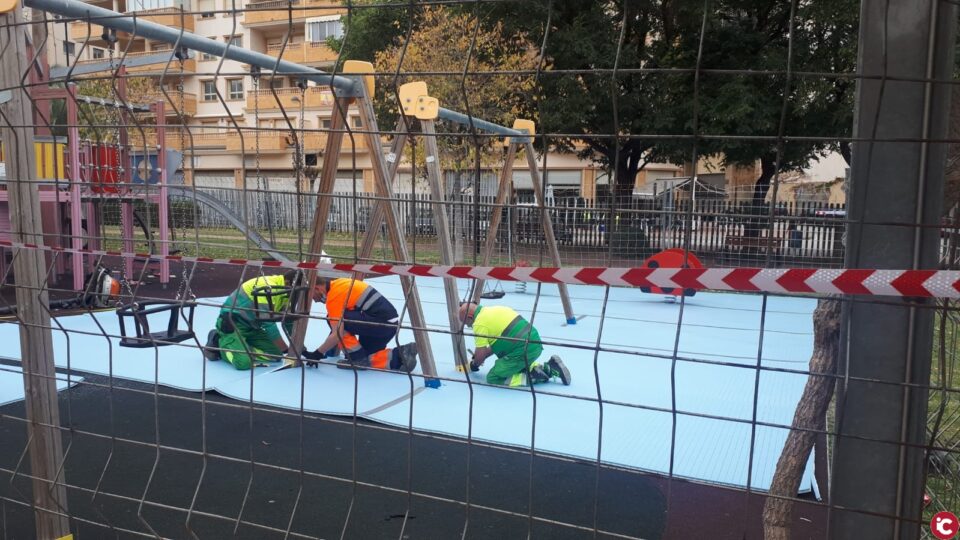 Infraestructuras acondiciona el área infantil de Parque Central
