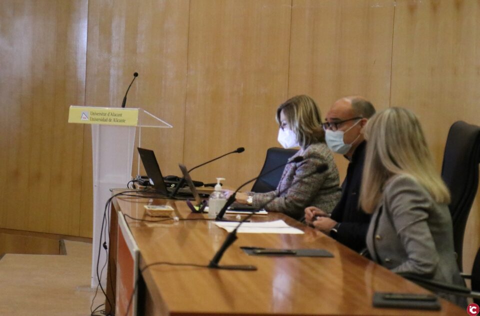 Manuel Palomar se despide como rector en su último Consejo de Gobierno