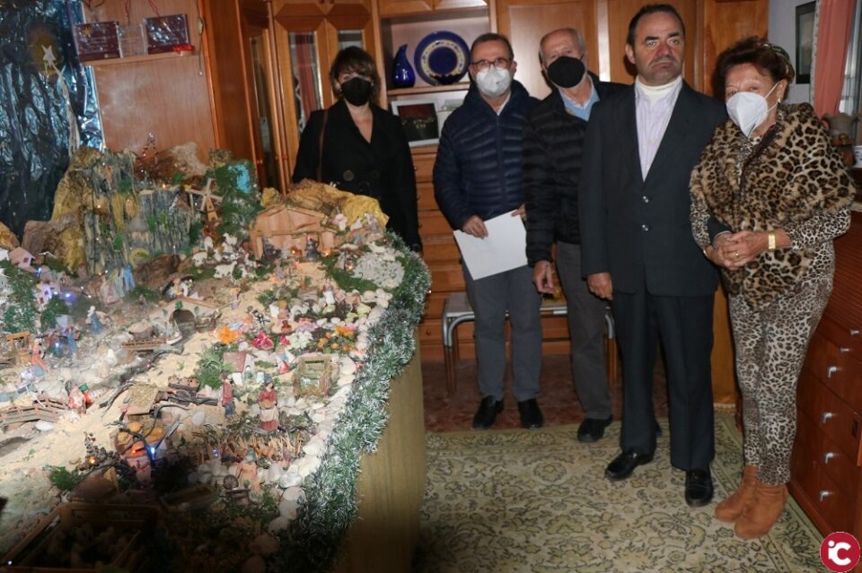 Diez creaciones particulares participan este año en el concurso de belenes de El Campello