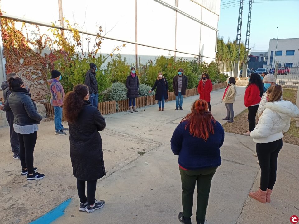 El Ayuntamiento de Villena ofrece empleo y formación en jardinería a 12 personas gracias al programa Et Formem