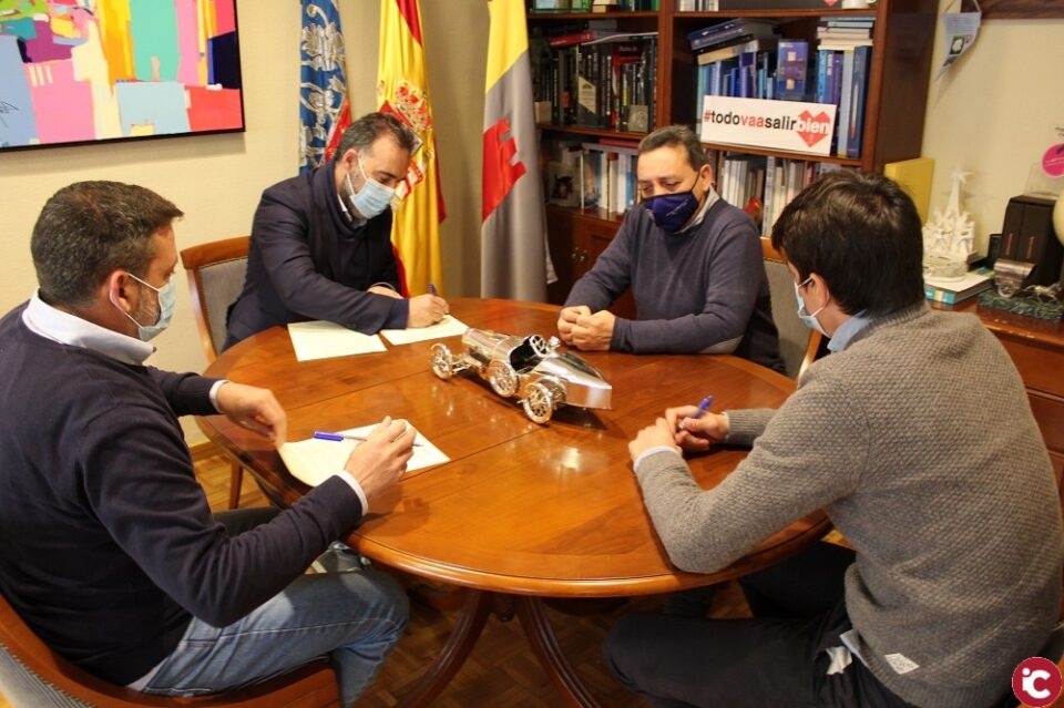 El Ayuntamiento de Ibi firma de nuevo un convenio trianual para la organización de la prueba de automovilismo Subida a les Revoltes dIbi. Trofeo Villa del Juguete.