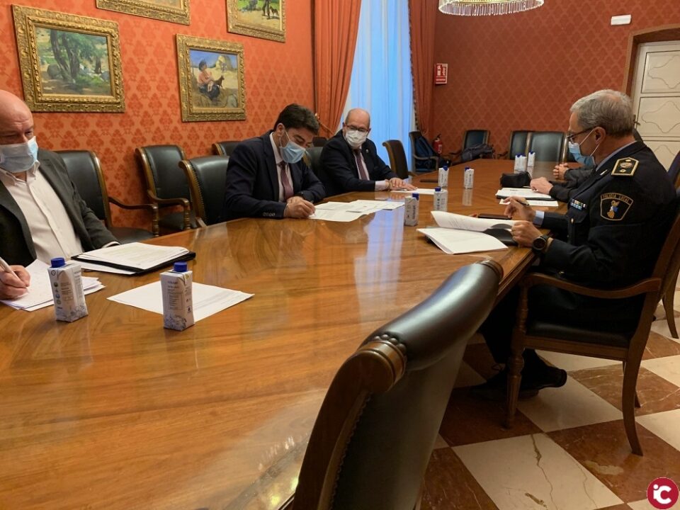 La Junta de Seguridad analiza las medidas anti Covid para esta Navidad y renueva el convenio de violencia de género