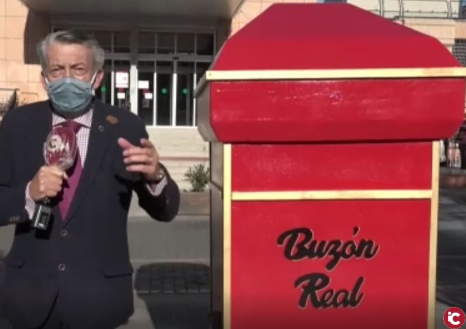 El buzón de los Reyes Magos de Oriente en la Plaza Castelar de Elda