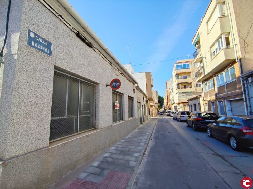 El Ayuntamiento de Elda adjudica el contrato para renovar el asfaltado de la calle Navarra y adyacentes en el barrio de Fraternidad