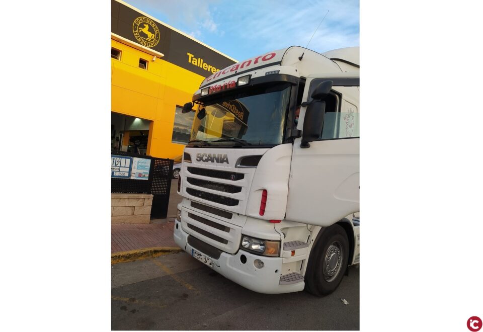 La Policía Local denuncia al conductor de un camión por manipular presuntamente el tacógrafo del vehículo