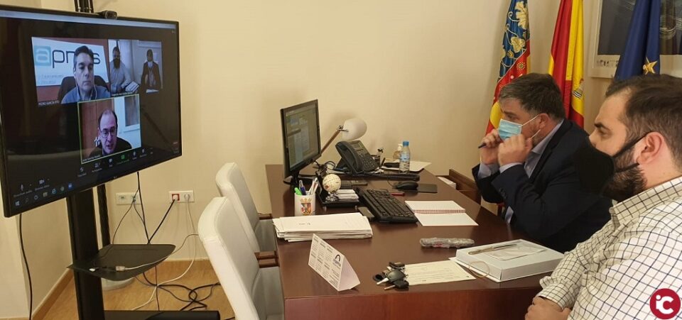 El alcalde de Villena explica a su homólogo de Almansa las oportunidades que creará el Puerto Seco para los territorios limítrofes