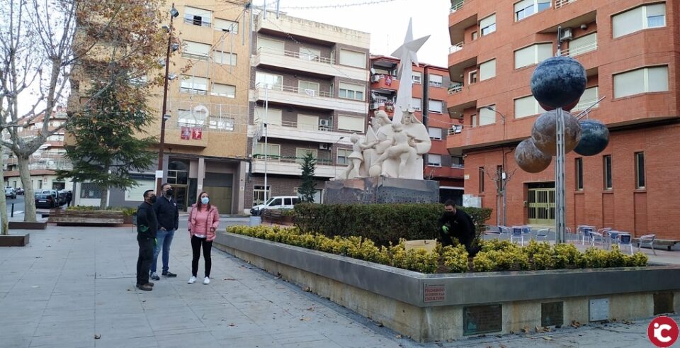 La Plaza de los Reyes Magos luce nueva jardinería