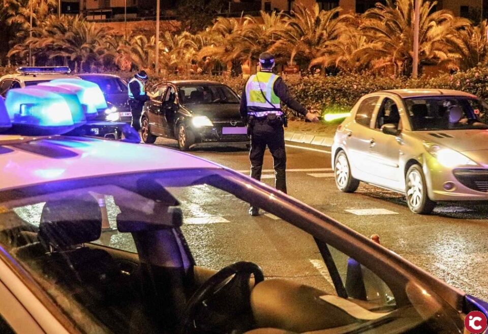 La Policía Local cierra el operativo del fin de semana con 66 denuncias por incumplir el estado de alarma y 19 fiestas en viviendas disueltas en Alicante
