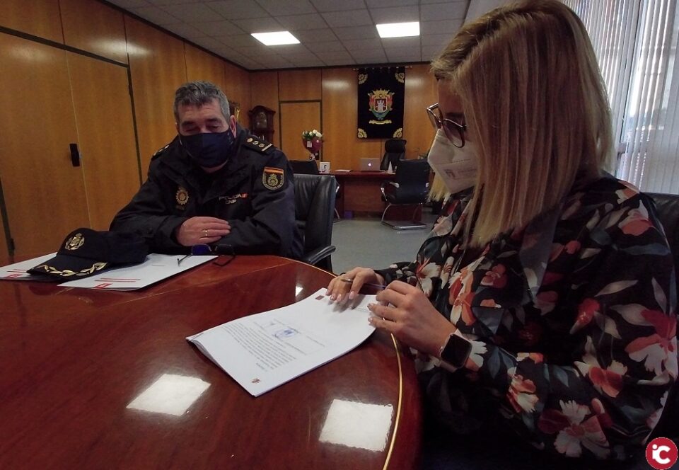Petrer actualiza el protocolo con Policía Nacional para luchar contra la violencia de género