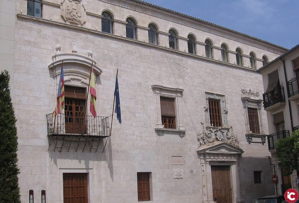 Villena planifica un presupuesto para 2021 con un crecimiento del 2% sin subida de impuestos