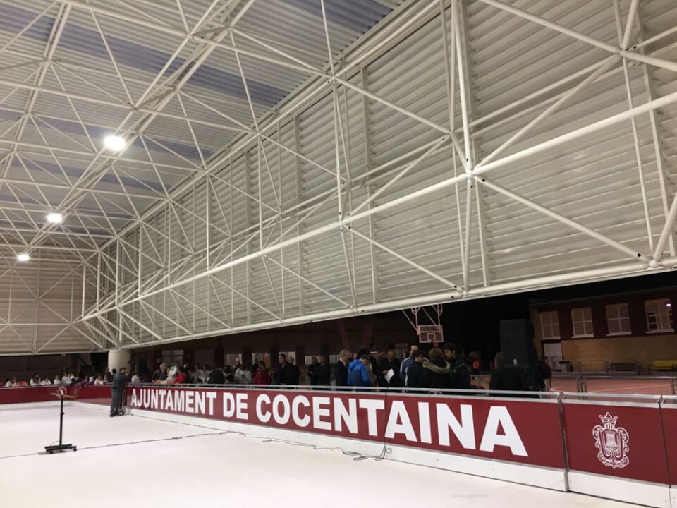 Actuacions de manteniment i millora del pavelló cobert del poliesportiu de Cocentaina i pista exterior de patinatge