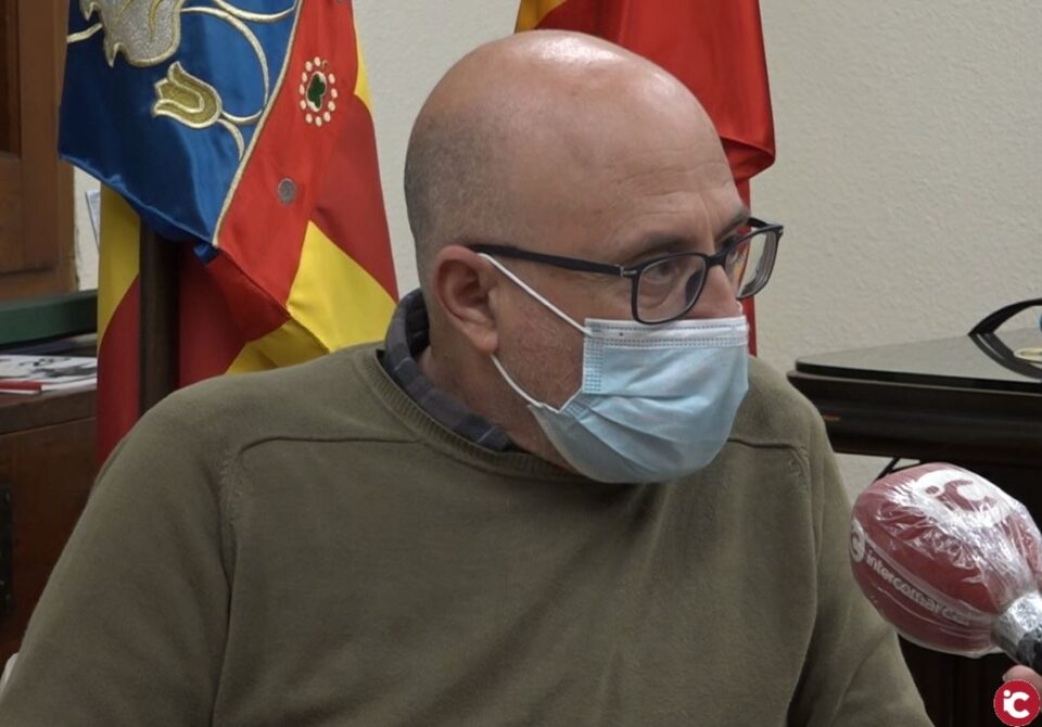 L'alcalde de Monòver realitza el balanç polític d'aquest 2020 per a les càmeres dIntercomarcal Televisió