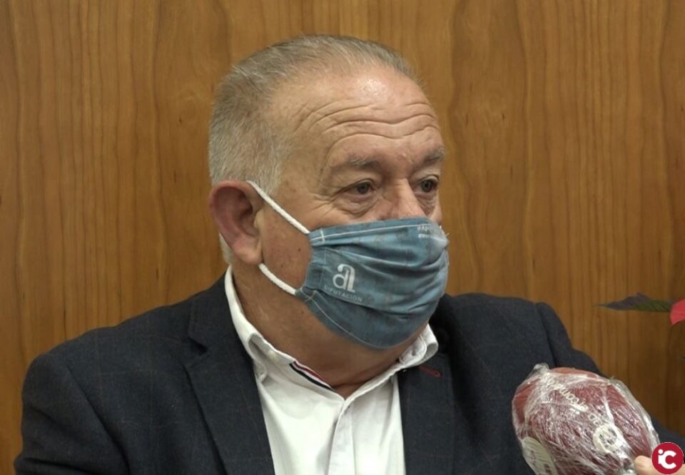 L'alcalde de Mutxamel realitza el balanç polític d'aquest 2020 per a les càmeres dIntercomarcal Televisió