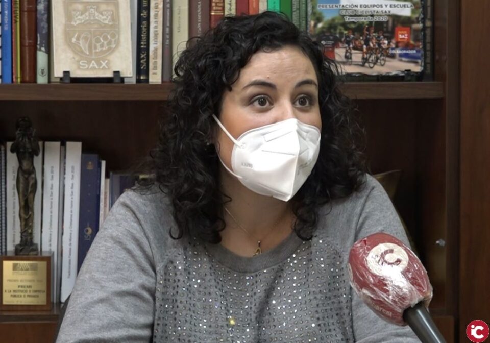 La alcaldesa de Sax realiza el balance político de este 2020 para las cámaras de Intercomarcal Televisión