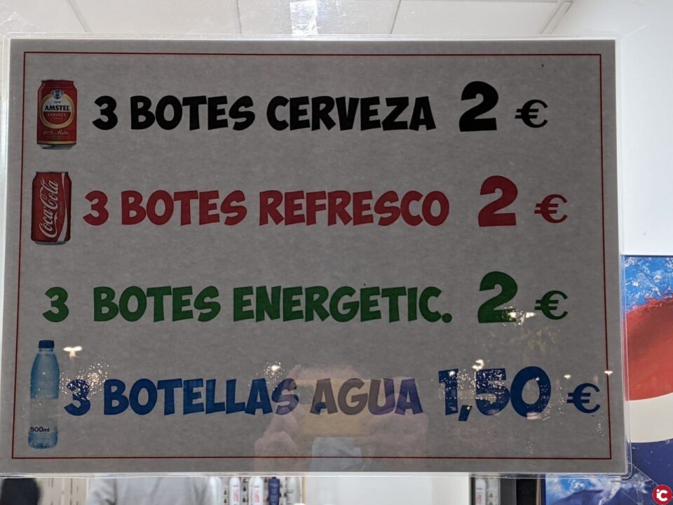 La Policía Local cierra un local sin licencia de apertura incumpliendo las medidas anticovid que se enfrenta a una sanción grave en Alicante