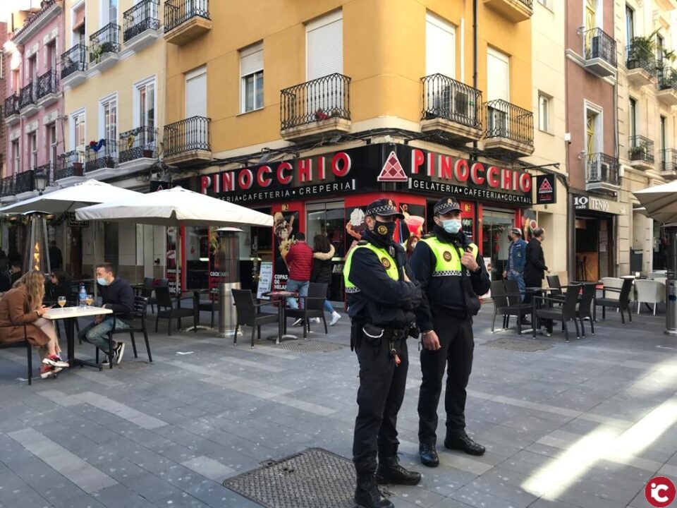 La Policía Local cierra el operativo del fin de semana con medio centenar de denuncias por incumplir el estado de alarma