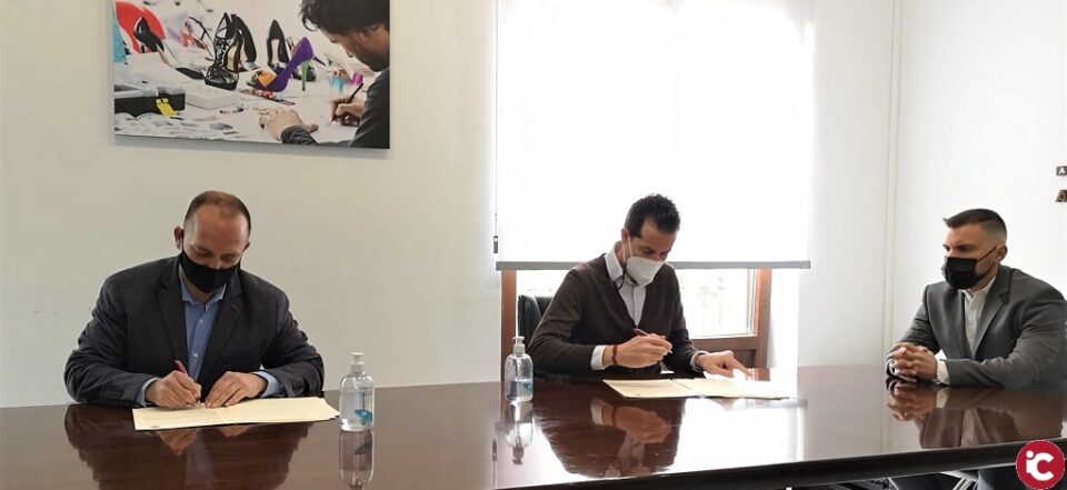 El Ayuntamiento de Elda firma con la Generalitat Valenciana el convenio de cesión del derecho de tanteo y retracto para poder adquirir viviendas destinadas a alquiler social