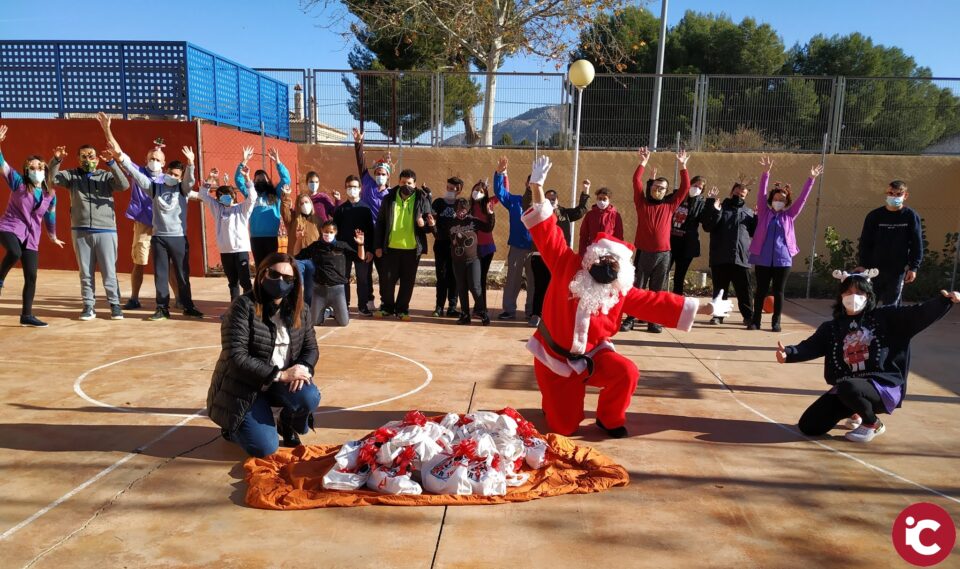 El Ayuntamiento concede la Medalla de Oro de la Ciudad a APADIS
