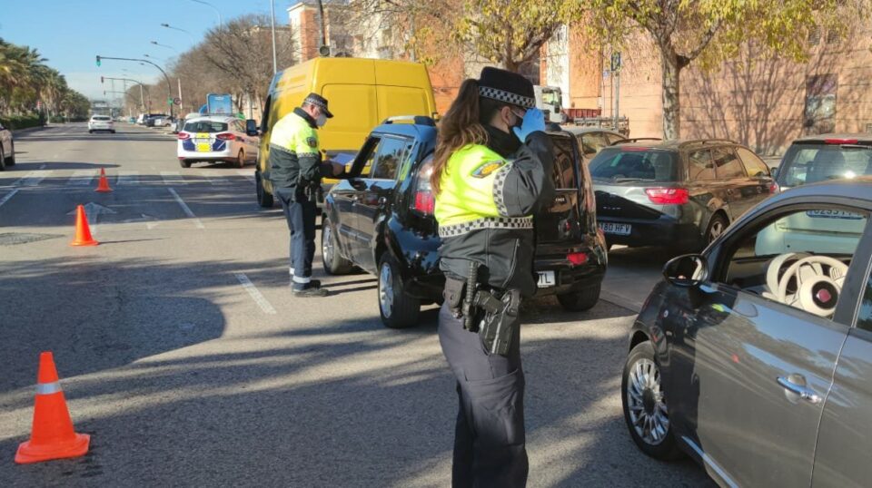 Comienza el confinamiento perimetral del fin de semana en las grandes ciudades de la Provincia
