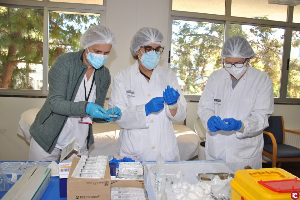 Sanidad recibirá en marzo más de 270.000 dosis de la vacuna de Pfizer contra el coronavirus