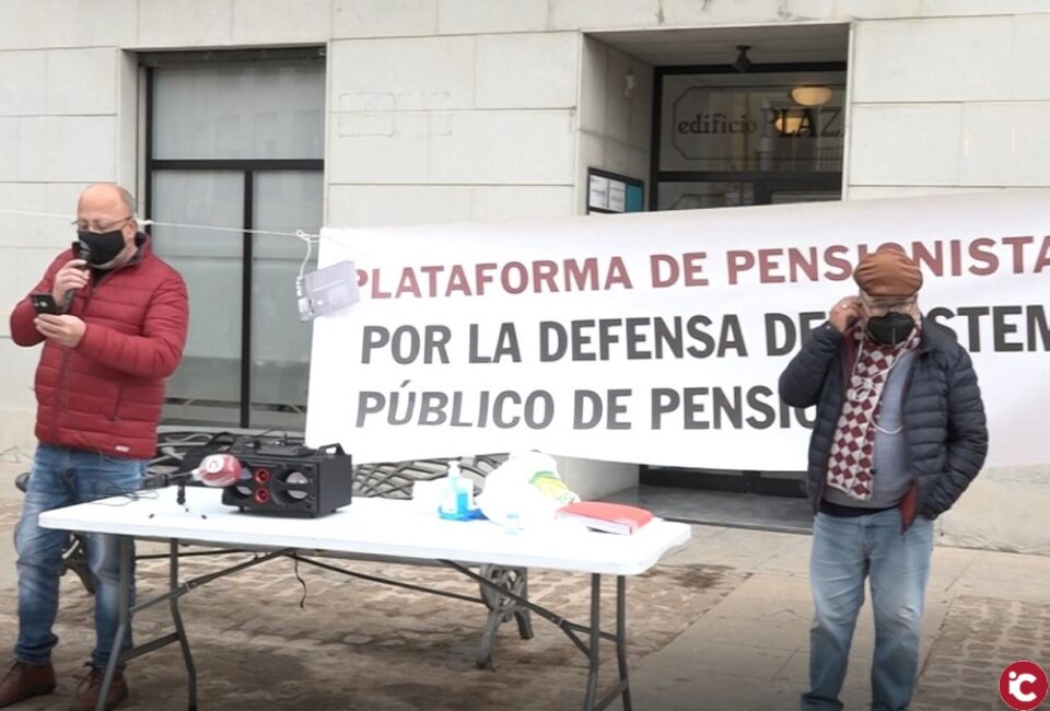 La Plataforma de Pensionistas de Elda se concentra un lunes más